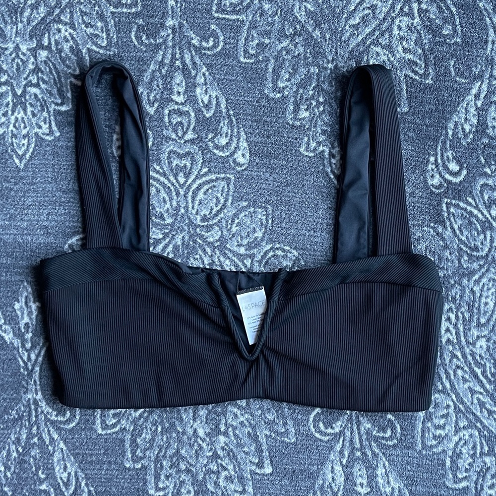 L*Space Ribbed Lee Lee V Wire Bikini Top Large